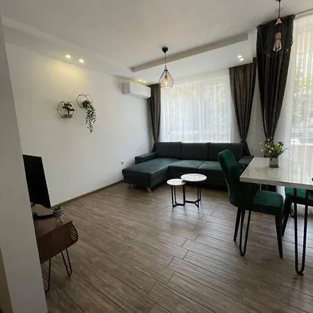 Apartment зелено студио