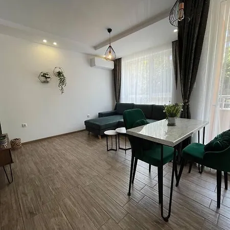 зелено студио * بورغاس